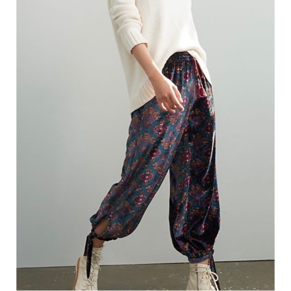 Anthropologie Percy Velvet Blue Burgundy Tapestry Tassel Harem Pants M Bohemian